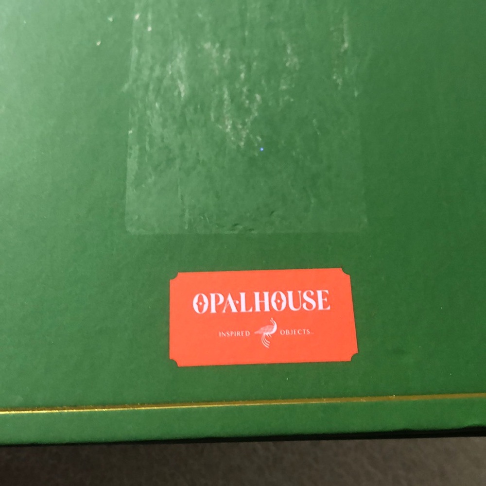 Alphabet “R” note book with golden details - Picture 8 of 17